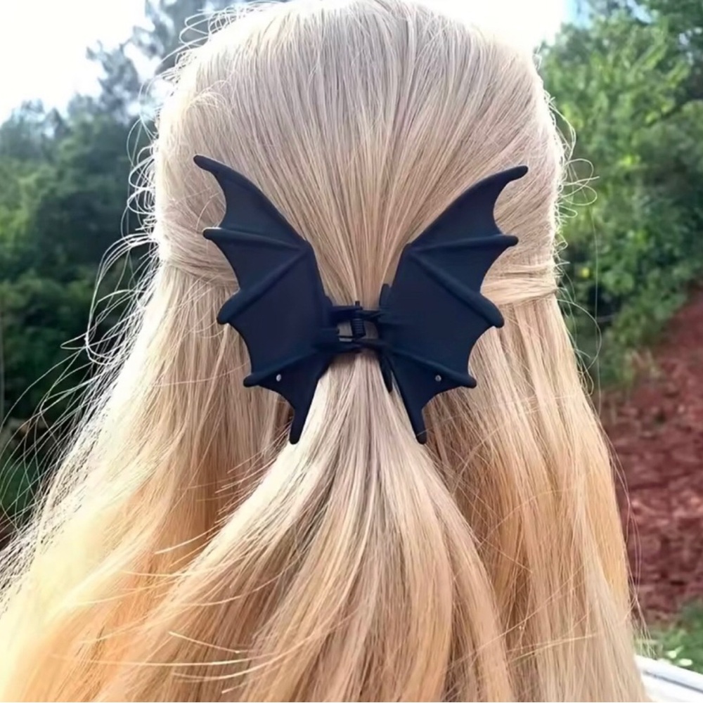 Black Bat Wing Hair Clip - Stylish Women’s Accessory